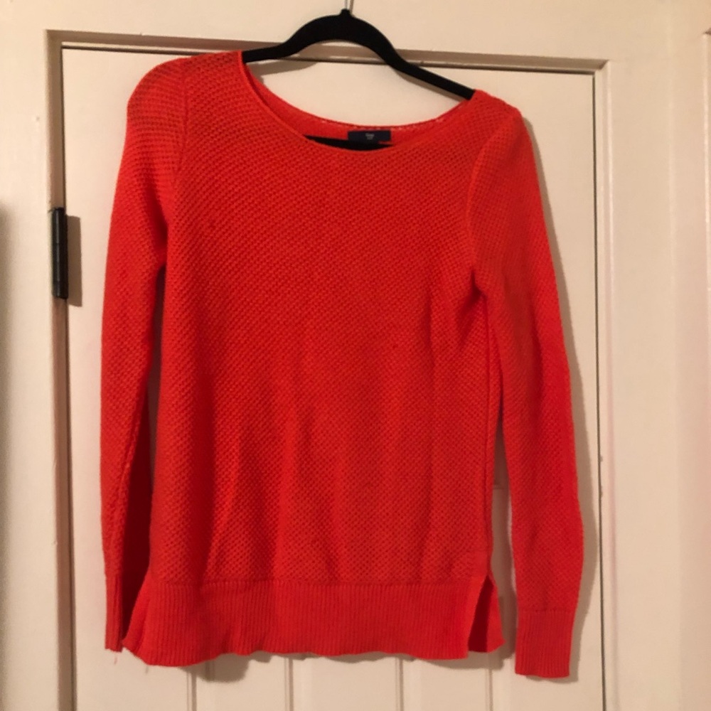 GAP Coral Crew Neck Sweater Lightweight Knit